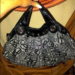 Stylish black handbag!! Very cute!!